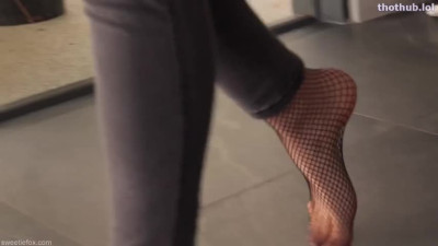 Sweetie Fox OnlyFans leaked Sweetie Fox Redhead Footjob After Foot Massage, Fucks And Gets Cum On Feet on HDthot