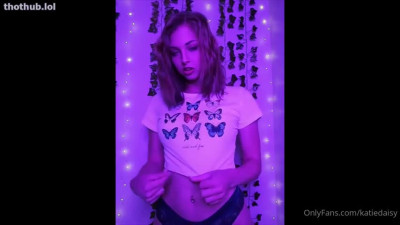 OnlyFans leaked Katiedaisy OF - Stripping and bating in purple light on HDthot