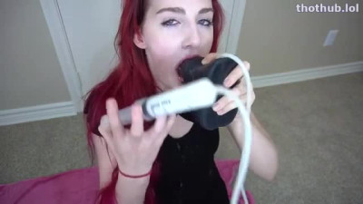 Horse dildo deepthroat