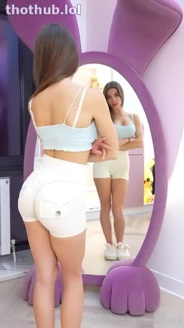 Lera Buns @lerabuns in front of the mirror