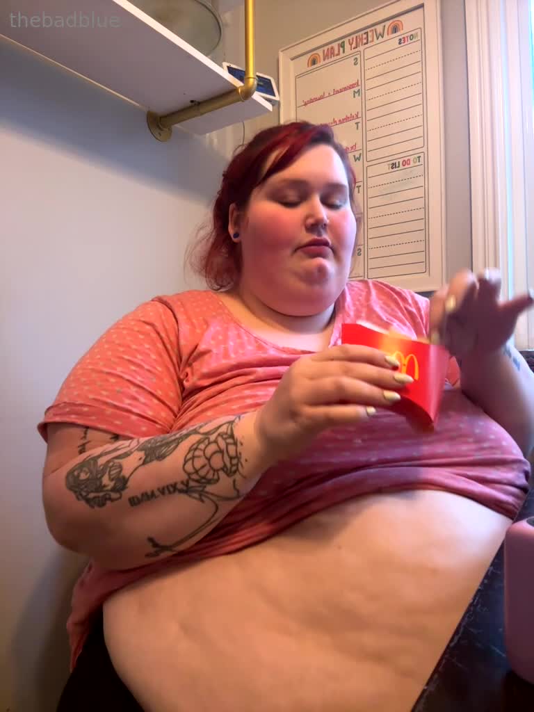 thebadblue OnlyFans leaked Thebadblue - come have a feel while i pig out on HDthot