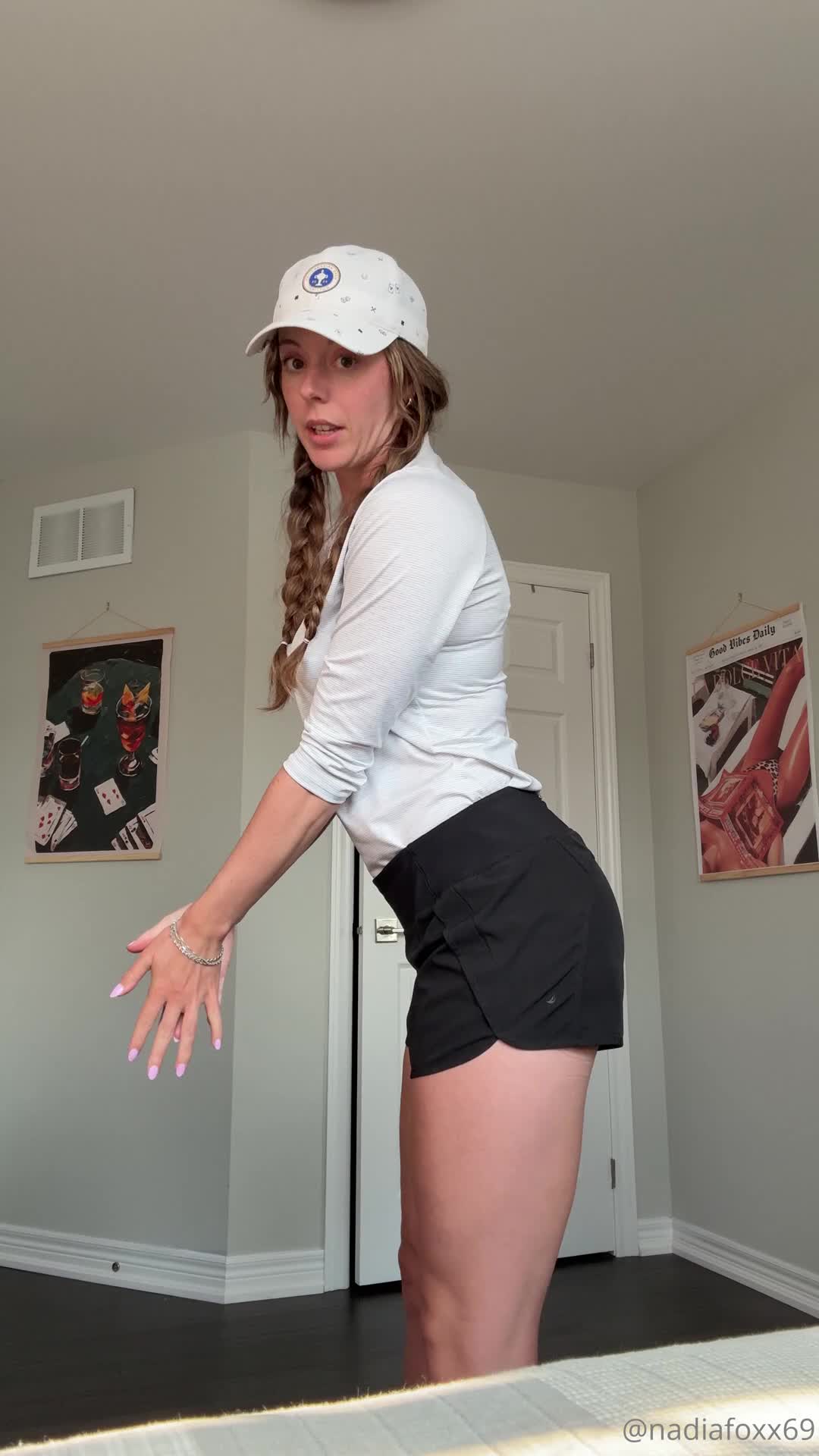 nadiafoxx69 OnlyFans leaked Nadiafoxx69 - Sometimes the golf girl in me lovesss to give some off cours.. on HDthot