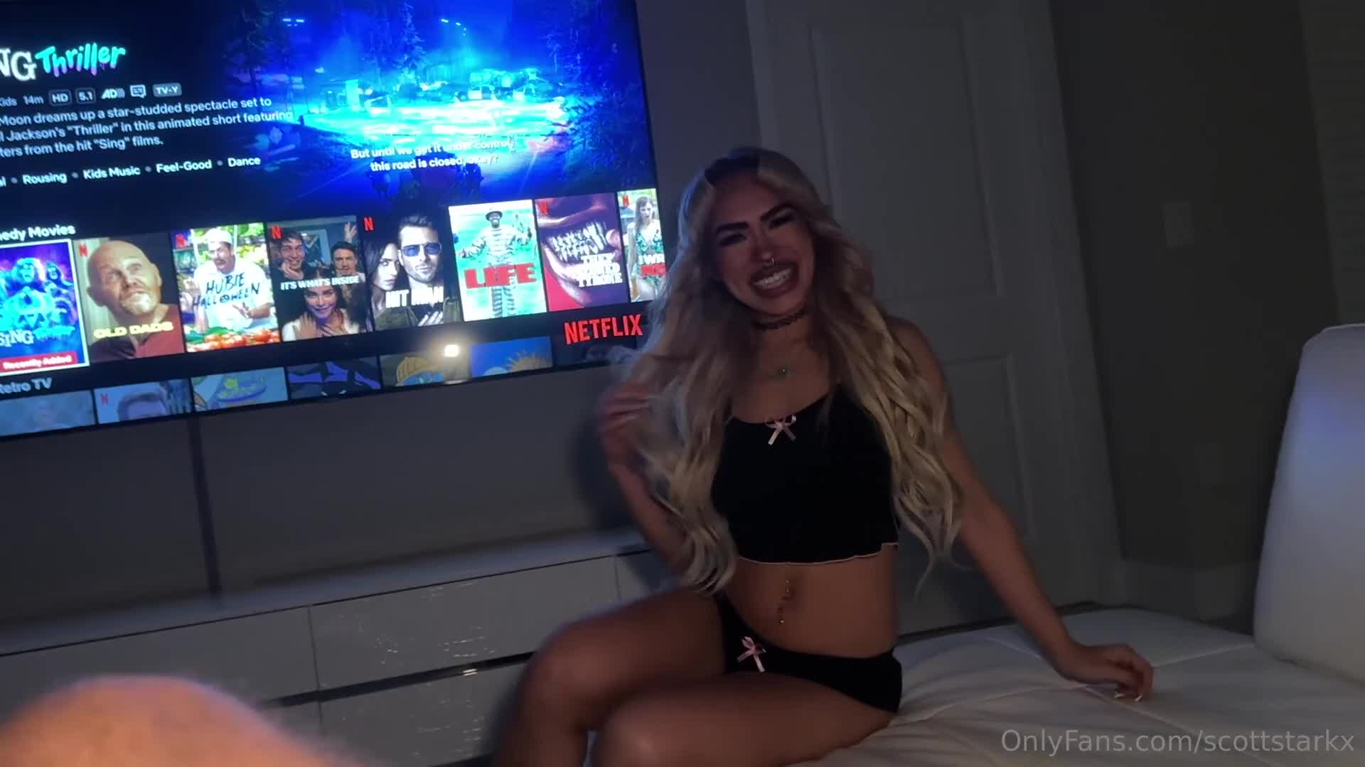 scottstarkx OnlyFans leaked Scottstarkx - Sisters Best Friend Blows Some Bubbles ~ Luna Luxe ~ @thelun.. on HDthot