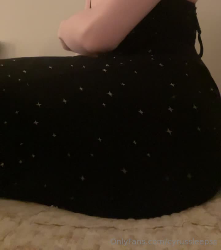 cyrussleepss OnlyFans leaked Cyrussleepss - getting ready to plug my hole ^_^… anal toy ppv tonight !! on HDthot