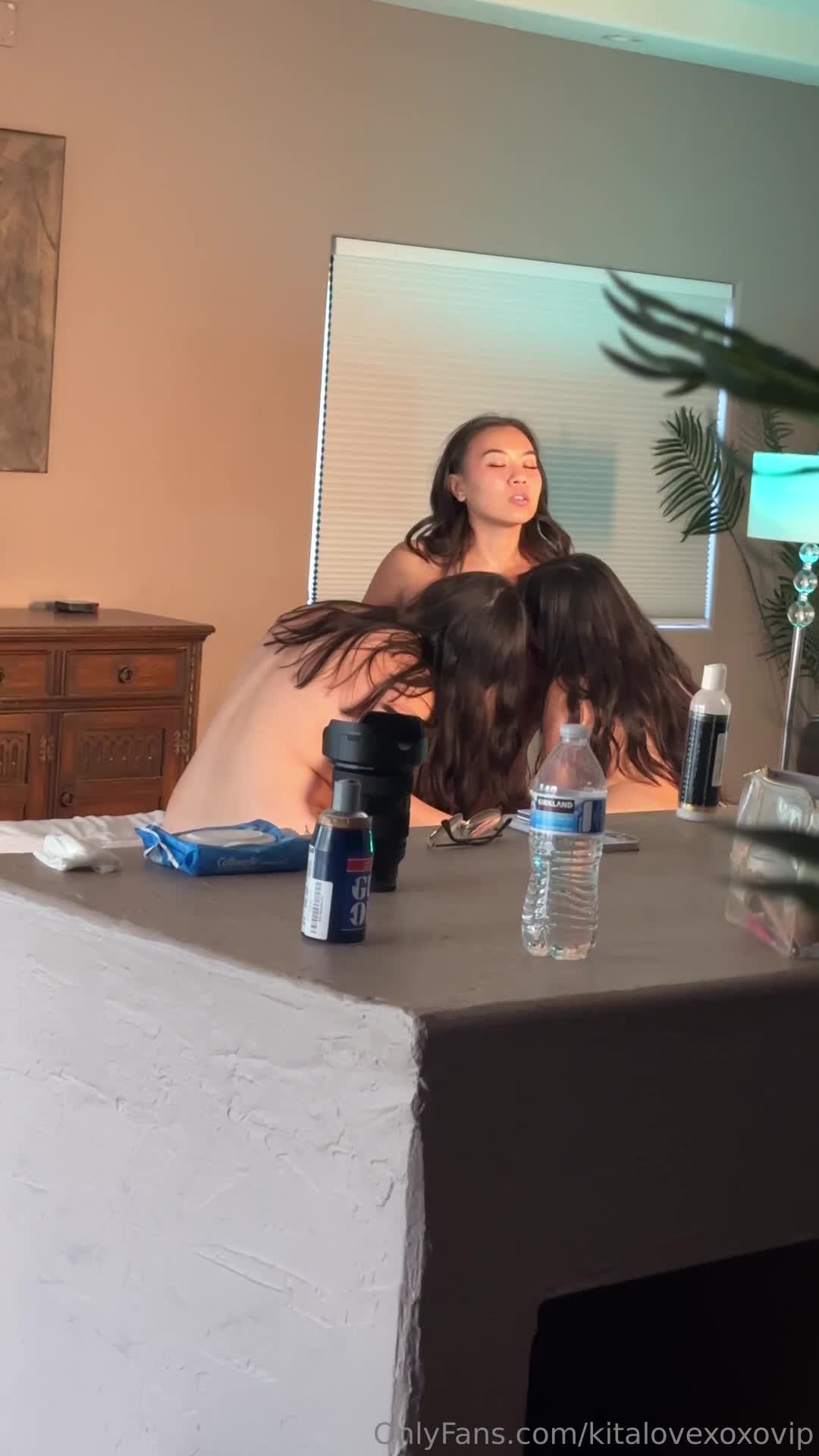 kitalovexoxovip OnlyFans leaked Kitalovexoxovip - Title: I had a foursome BTS on set with Kimmy Kimm and Lulu .. on HDthot