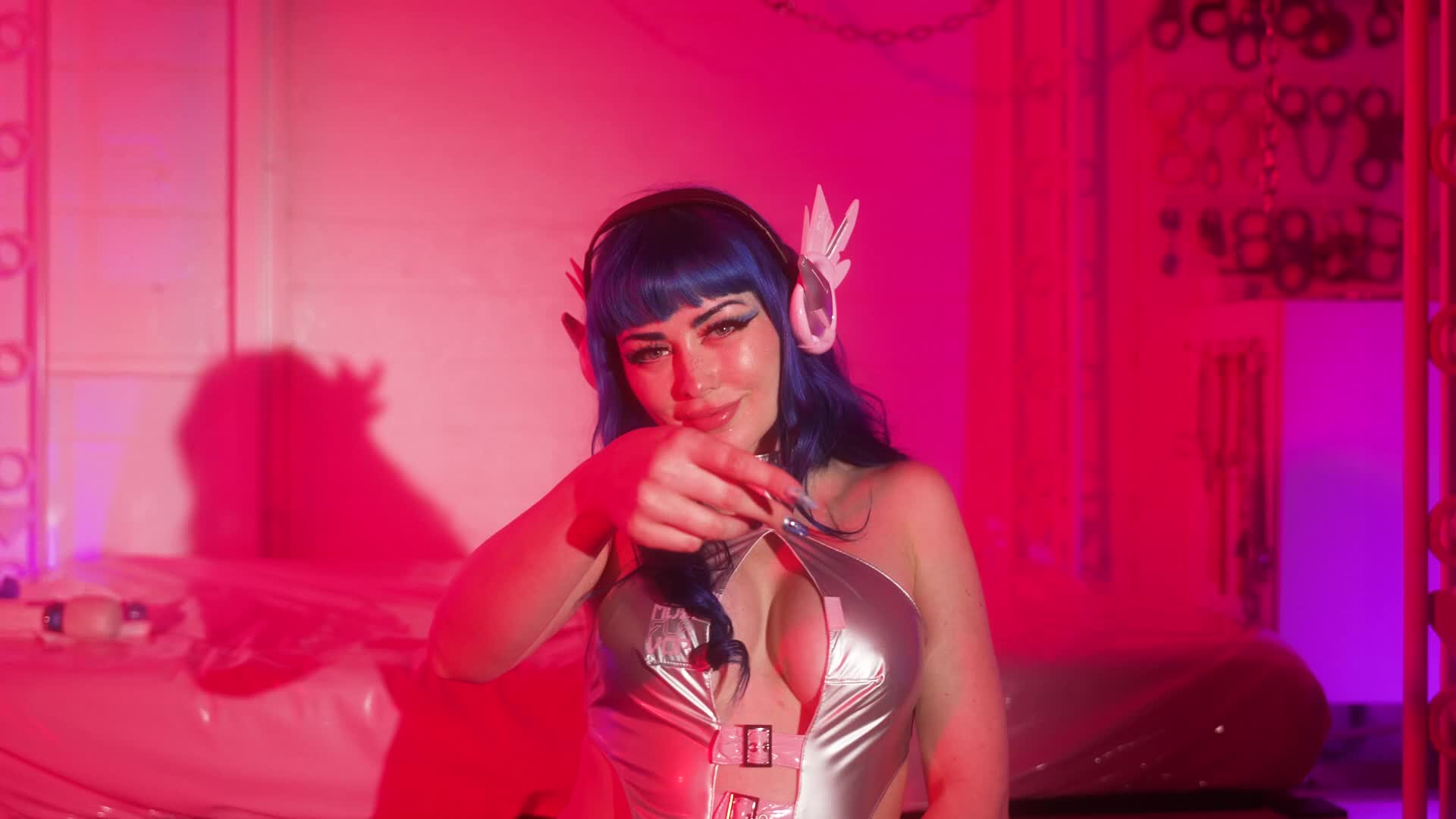 Jewelzblu - Come explore all my holes
