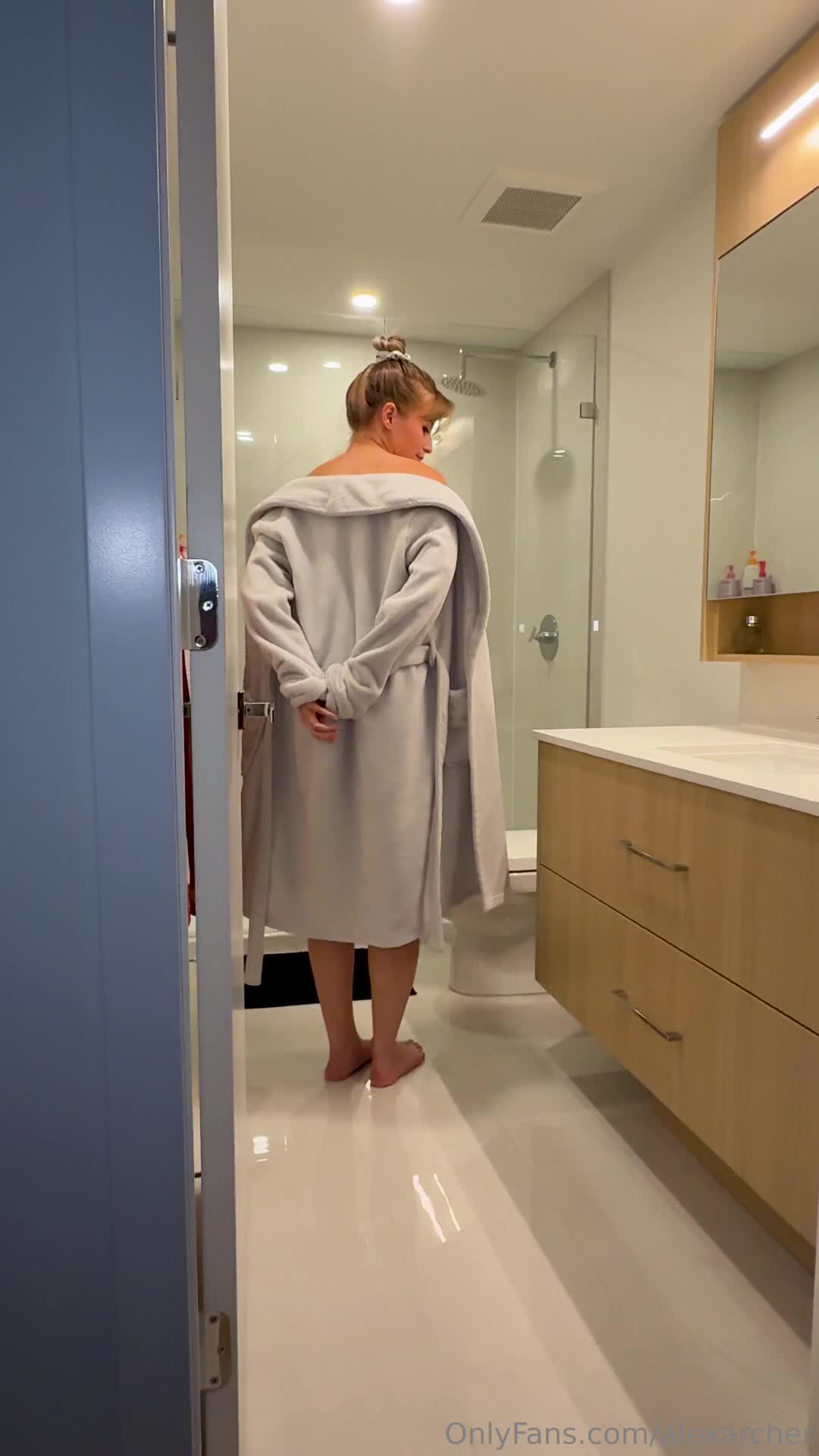 alexandavaonly OnlyFans leaked Alexandavaonly - 'Late Night Shower Sex' Playing with @AvaArcher in the showe.. on HDthot