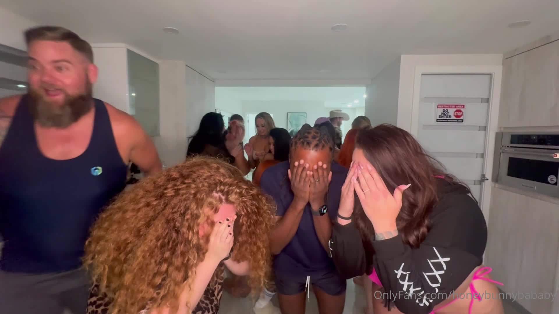 honeybunnybababy OnlyFans leaked Honeybunnybababy - Pornstars Hide N Seek!  ORGY!!!  @nat_bk_ @xxginger_fetish .. on HDthot