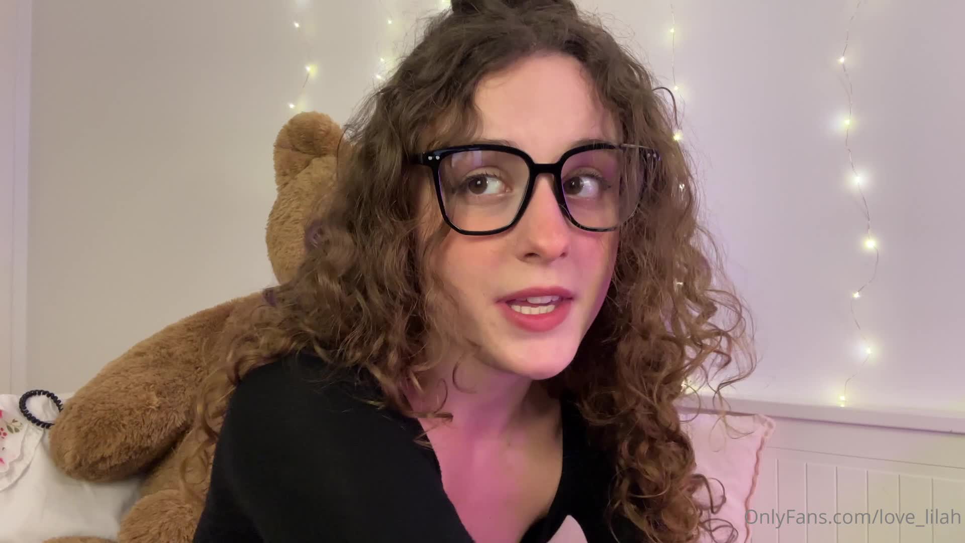 love_lilah OnlyFans leaked Love_lilah - Your girlfriend helps you sleep better  - POV RoleplayToday.. on HDthot