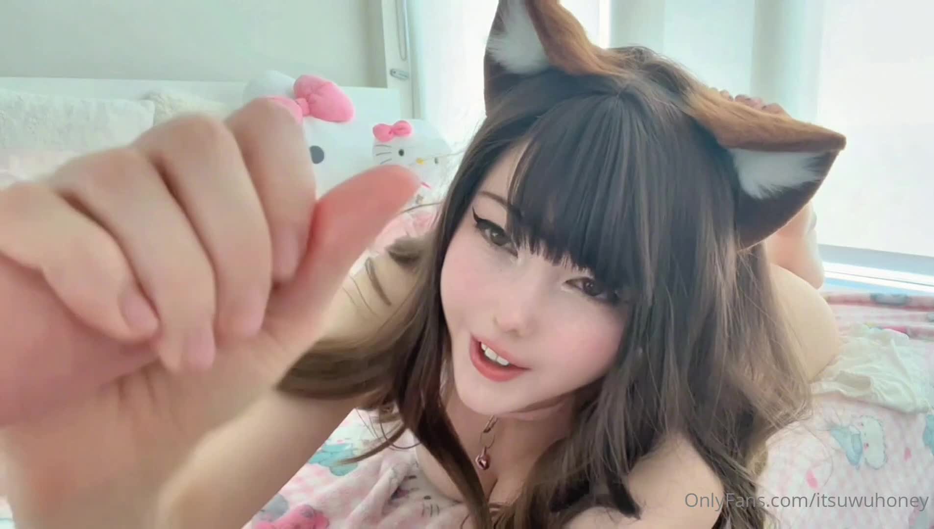 itsuwuhoney OnlyFans leaked Itsuwuhoney - Your Cute Anime Catgirl Gives the Purrfect Handjob to Her Ma.. on HDthot
