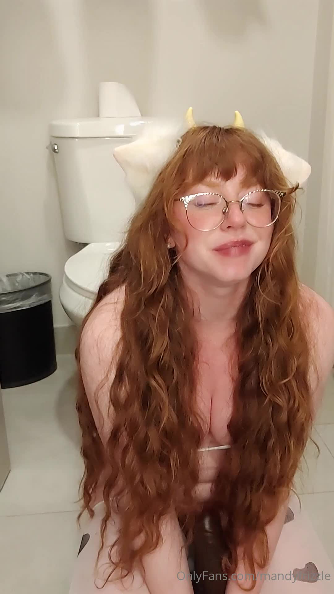 Mandyfrizzle - Turning into a cow slut Happy weekend jerking