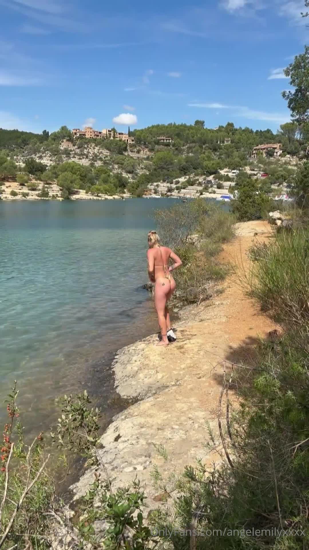 angelemilyxxxx OnlyFans leaked Angelemilyxxxx - I'm relaxing  by my favorite lake and I suddenly want to ma.. on HDthot