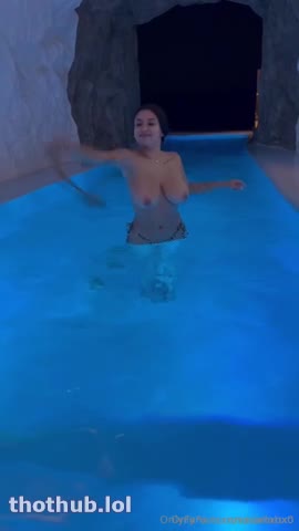 Sariixo BG Pool Fuck