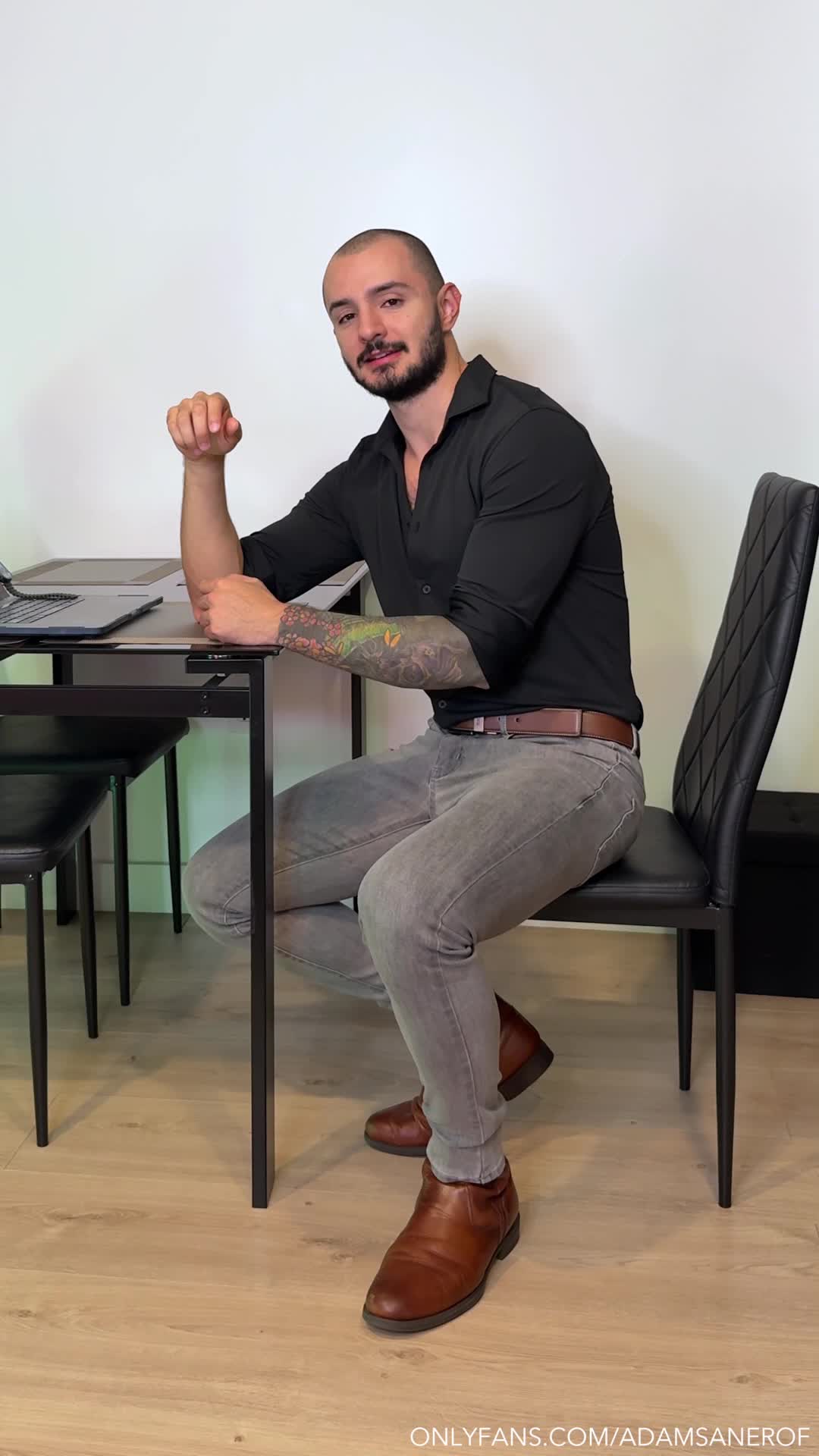 adamsanerof OnlyFans leaked Adamsanerof - Boss Daddy wants you to do overtime This is the short versi.. on HDthot
