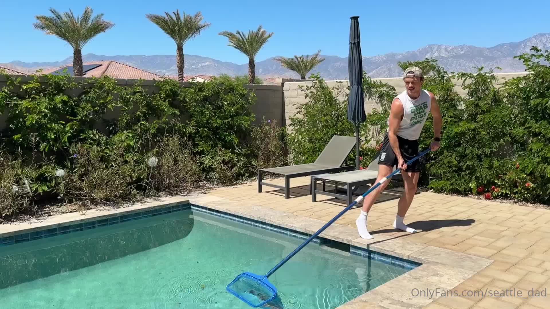 seattle_dad OnlyFans leaked Seattle_dad - SEDUCING THE POOL BOY!It wasn't hard to distract @tatehoskin.. on HDthot