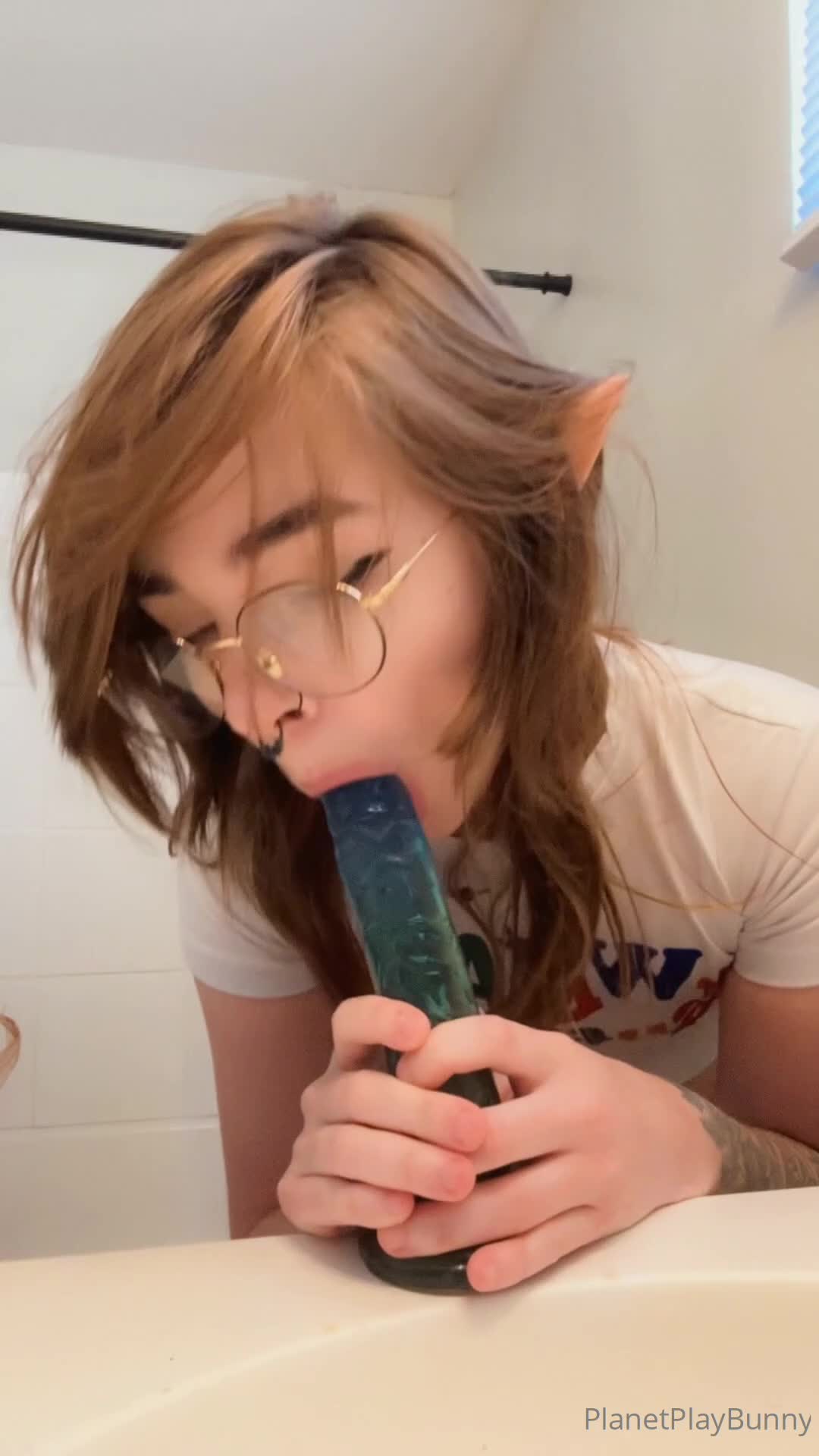 Planetplaybunny - Just casually trying out the new dildo by licking it up