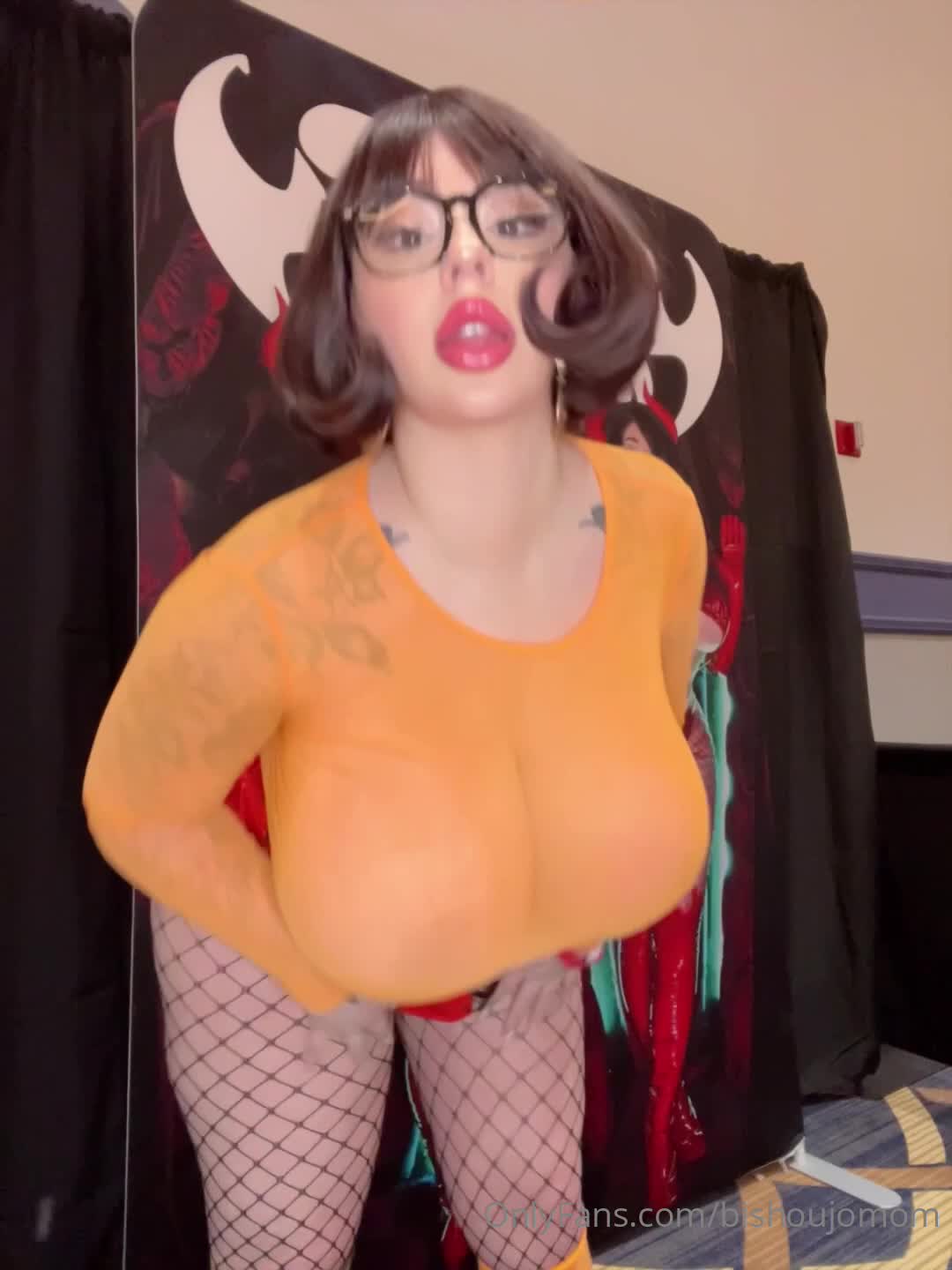 Bishoujomom OnlyFans leaked Bishoujomom - Here is a little compilation I took at TsumiCon dressed as V.. on HDthot