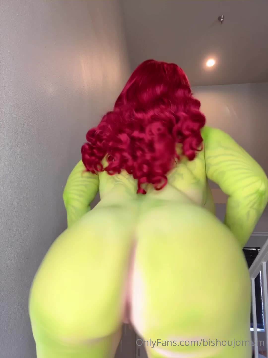 Bishoujomom OnlyFans leaked Bishoujomom - Are you falling for Poison Ivy's pheromones? on HDthot