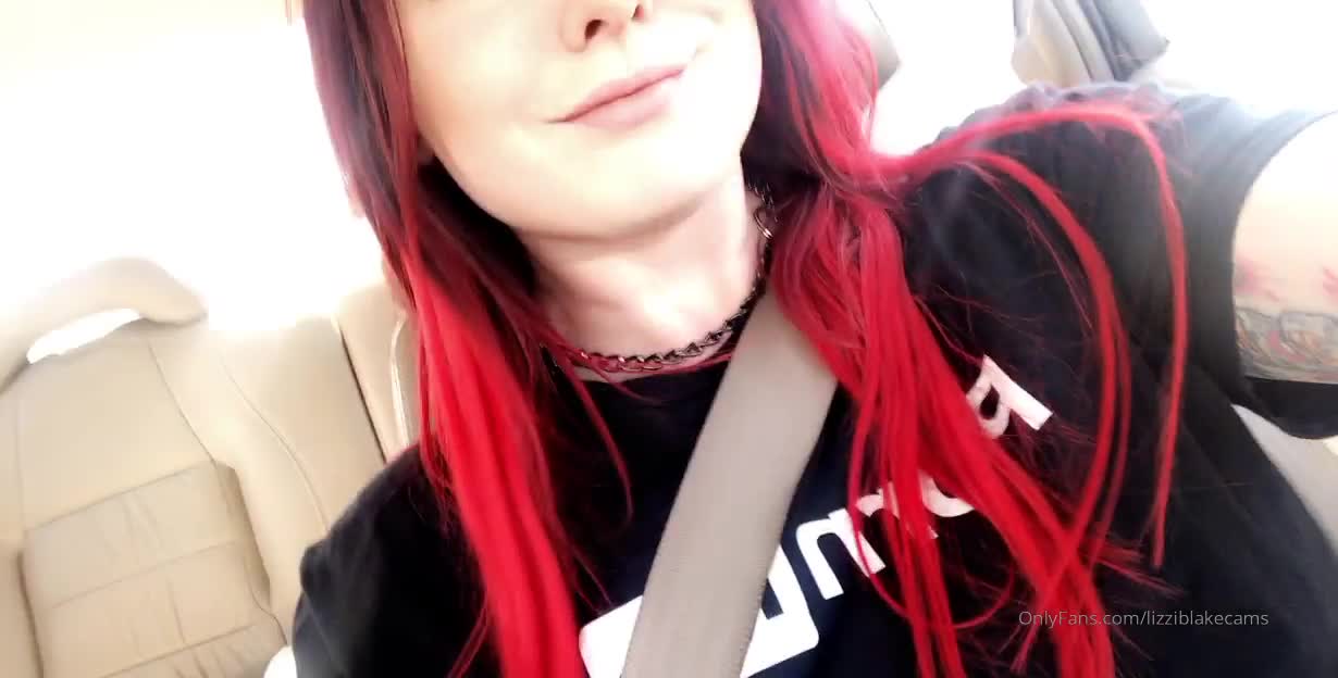Lizziblakecams - Titties in the car  what would you do if you were walking a..