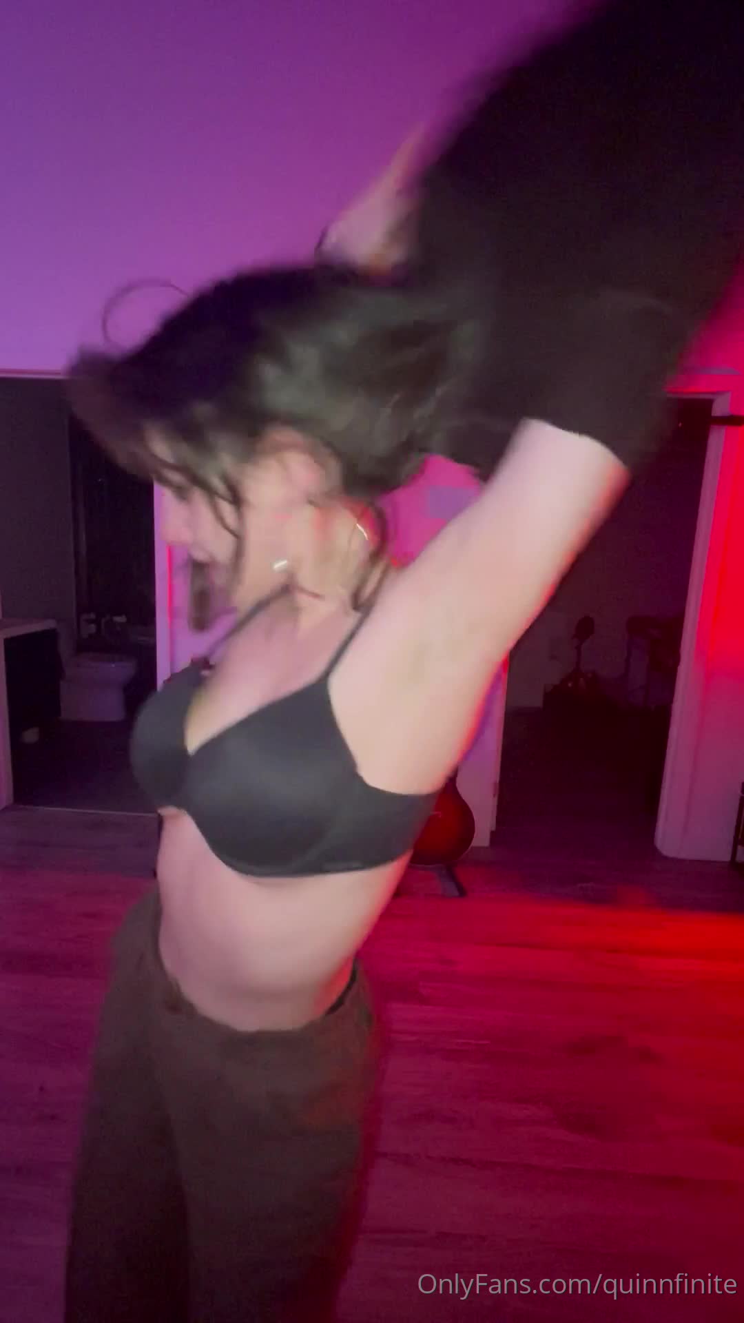 quinnfinite OnlyFans leaked Quinnfinite - DO YA LIKE THE HAIR DO YA LIKE THE CLAPPING TITS on HDthot