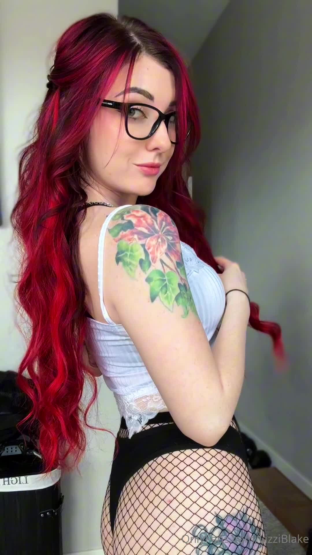 lizziblake OnlyFans leaked Lizziblake - Mind racing? Slow down… @lizziblakecams on HDthot