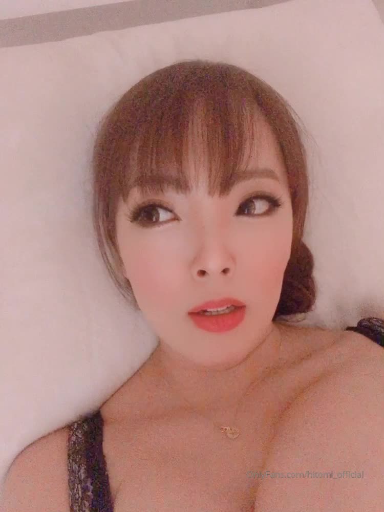 Hitomi_official - video-hello my fans!long time no see!!!!!!