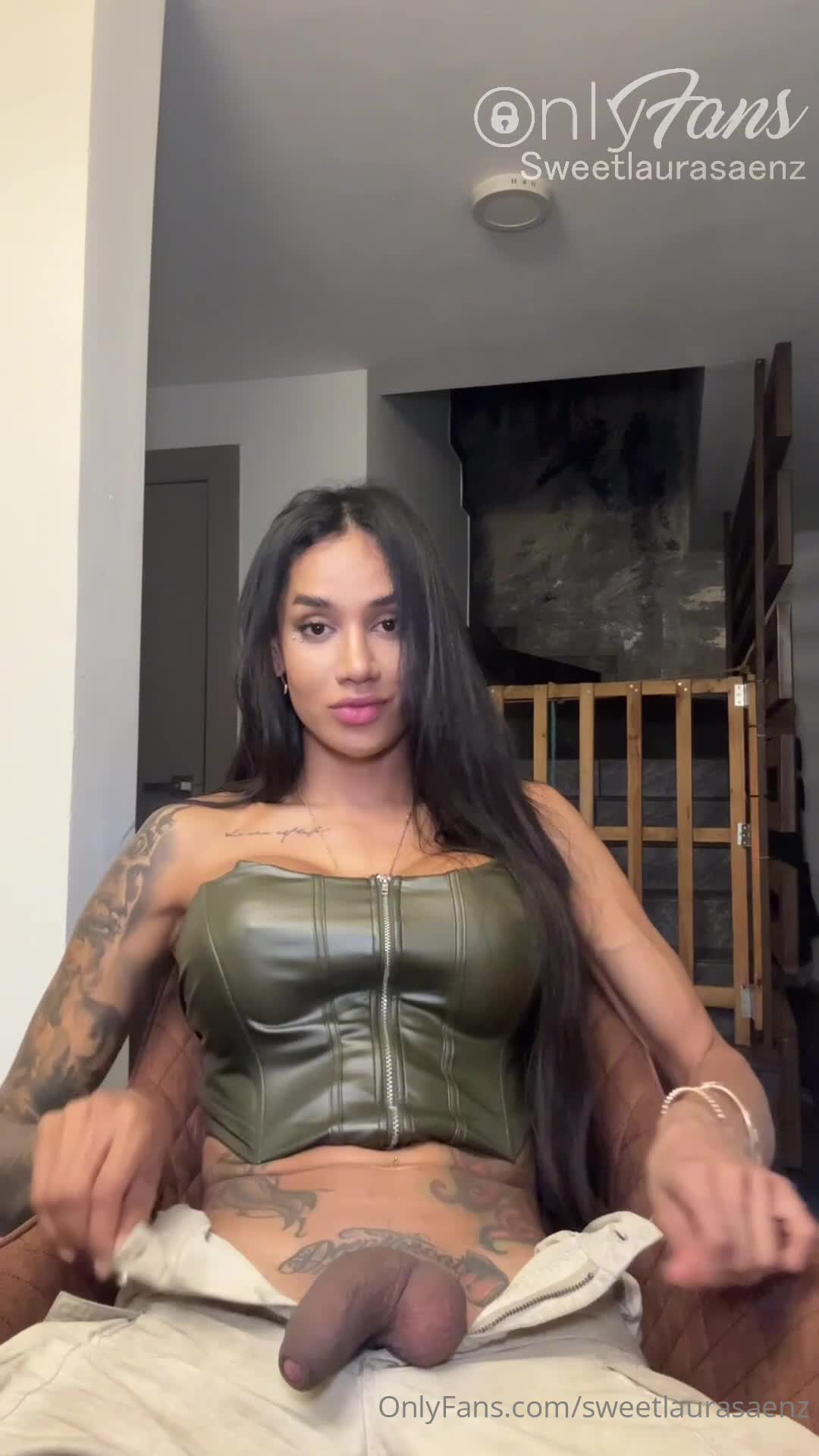 Sweetlaurasaenz - I was at a party and I came home horny