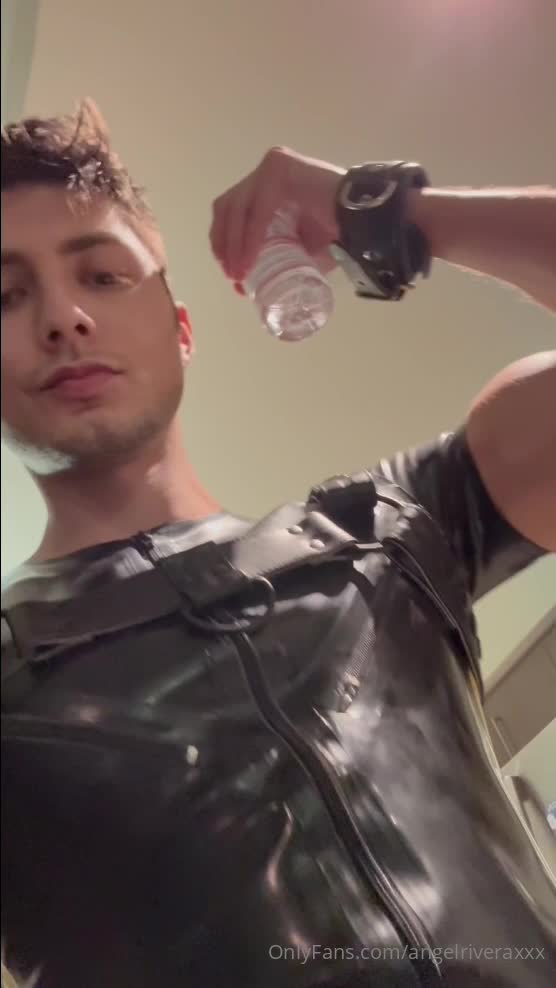 angelriveraxxx OnlyFans leaked Angelriveraxxx - Let’s get in rubber and hump all day. Watch @joeymillsxxx pl.. on HDthot