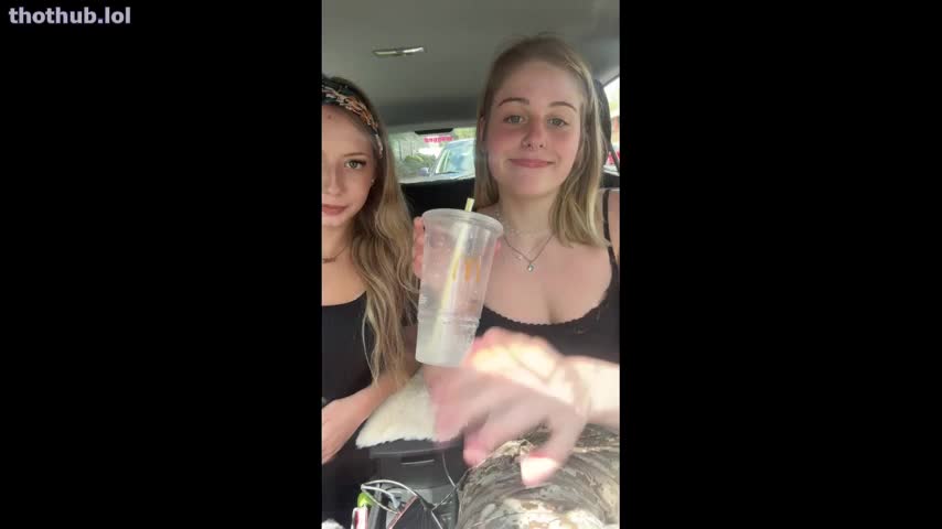 lilmisslilii flashing live on twitch