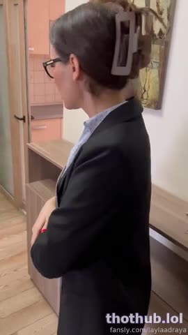 Real Estate LaylaaDraya Gives Her Client A Head For Selling a Property