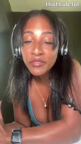 naturalqueen93 flashing her big tits and ass live on twitch
