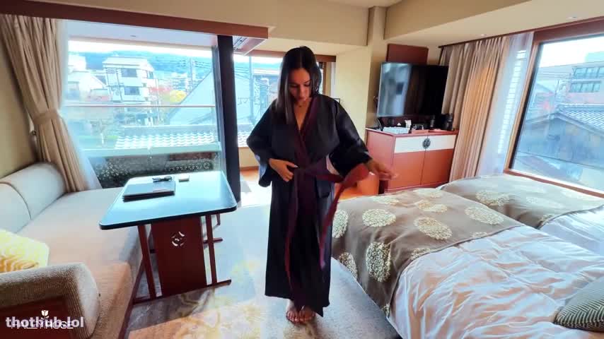 Hailey Rose Gets Creampied In Public Japanese Onsen Bath