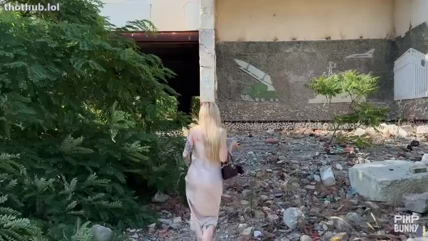 This Blonde Talked Her Way Into Having Sex In An Abandoned Building