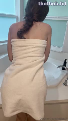 Megnutt - recent bathtub video