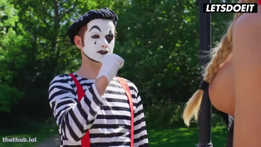 Yasmina Khan & Frances Bentley Threesome