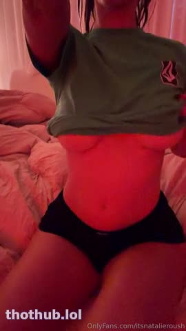Natalie Roush bedroom selfie