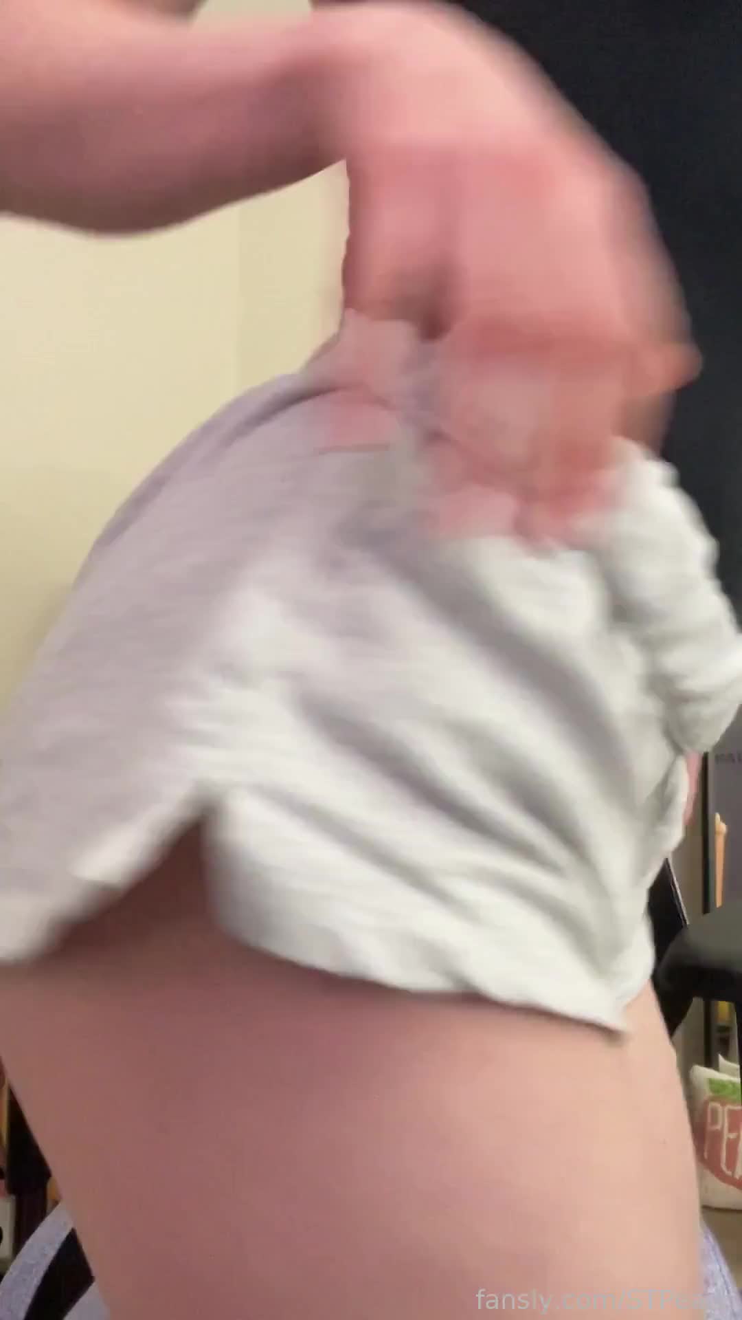 STPeach Ass Spreading Bodysuit Fansly Video Leaked