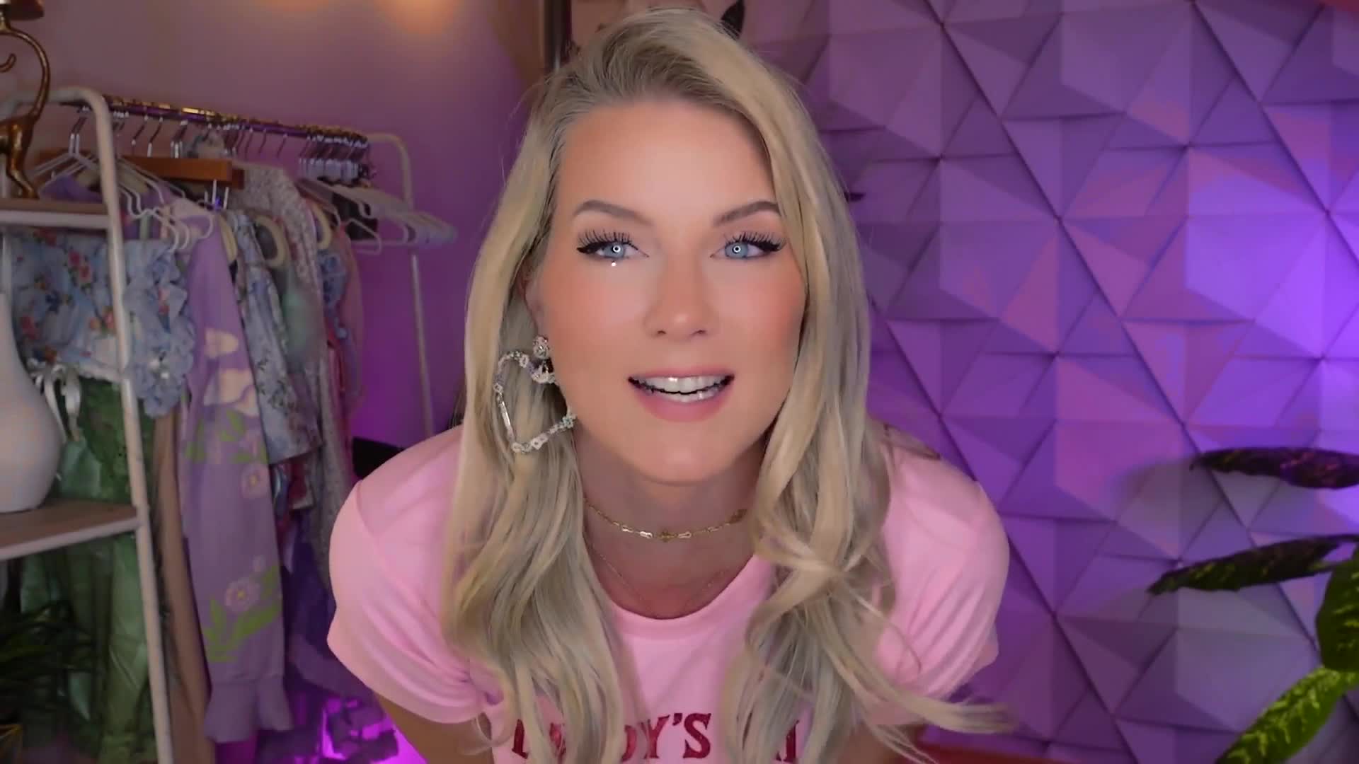 Kat Wonders OnlyFans leaked Kat Wonders Weekly 198 on HDthot
