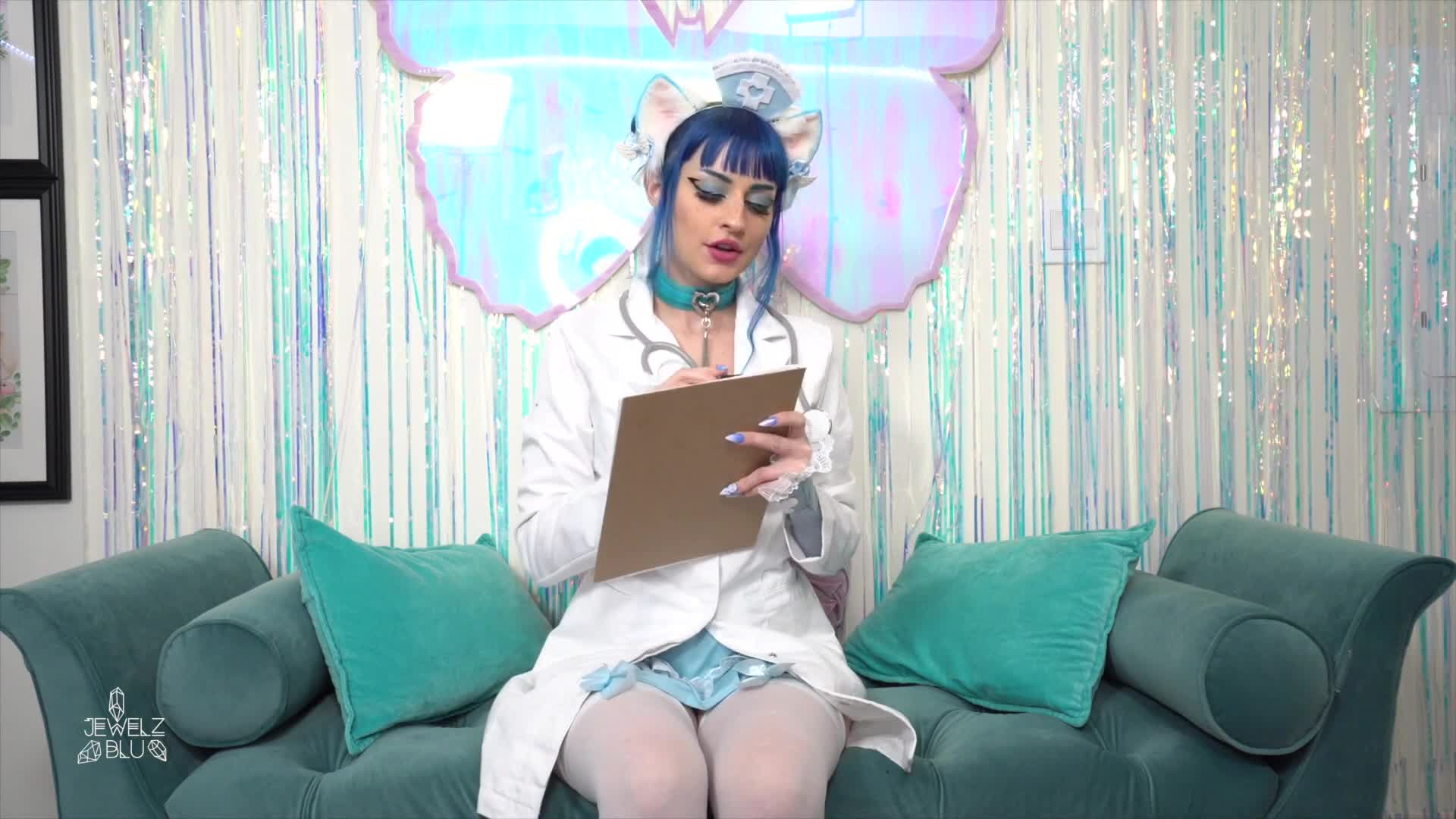 Cat Doctor Jewelz Blu Shows Her Tits - Seduction - Softcore - German - Doctor