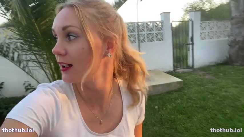 IviRoses naked walk and squirt