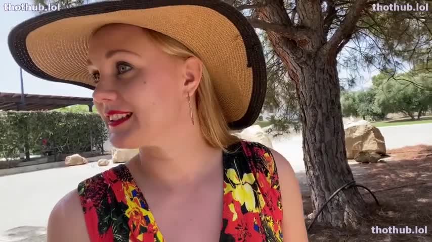 IviRoses - naked public walk