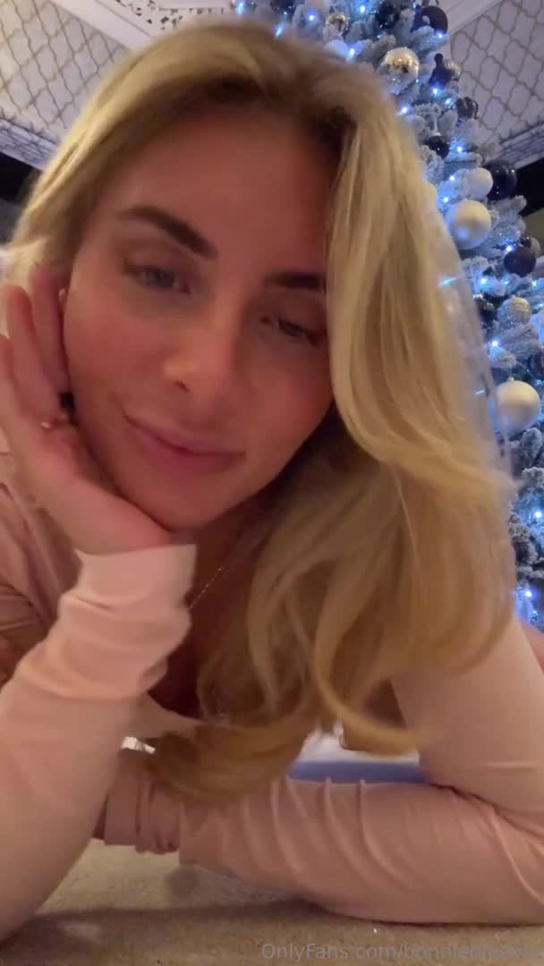 Bonnie Blue Fingers Her Pussy - Masturbation - Solo - Vertical Video - Christmas - Navel Piercing - Boobs - Fingering - Pussy - Pussy Play - British