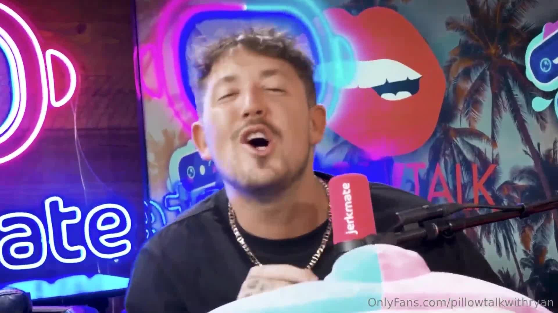 Lillian Phillips Fucks A Midget - Sex - Bizarre - Blowjob - Fetish - British