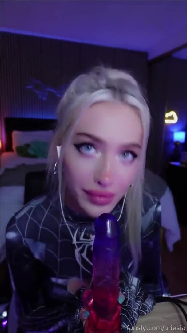 Alexandra OnlyFans leaked Alexandra Marianna Sucks A Dildo As Spidergirl - Masturbation - Blowjob - British - British Masturbation on HDthot