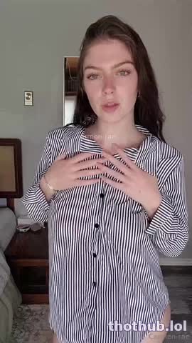 MakoShake Oils Up Her Bouncy Tits