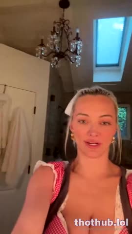 Lindsey Pelas labor day live