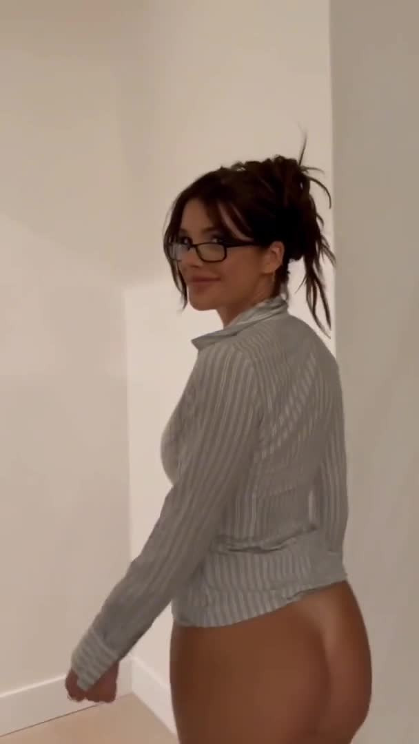 Arikytsya Has Sex With Her Boss - Sex - Blowjob - Boss