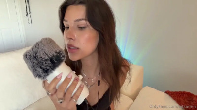 Incredibly wet and sloppy BJ from a naked brunette