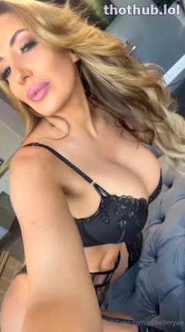 Richelle Ryan fucks her young lucky subscriber