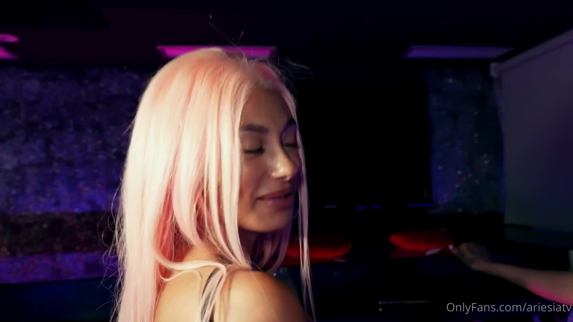 Alexandra Marianna And Friends Gets Banged In A Strip Club - Sex - Blowjob - Bikini Blowjob - Cumshot - Dancer - Fitting Room - Lap Dance - Group Sex